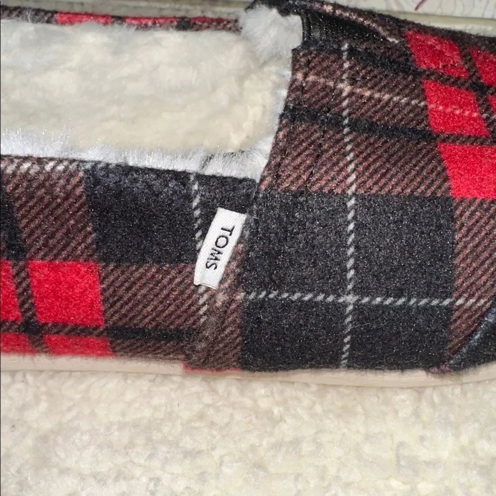 TOMS 9 Flannel Plaid Red Black Brown White Faux Shearling Lined Slip On Shoes
